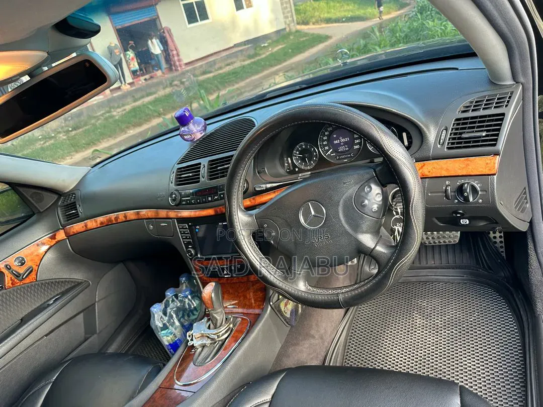 Mercedes-Benz E320 2010 Black