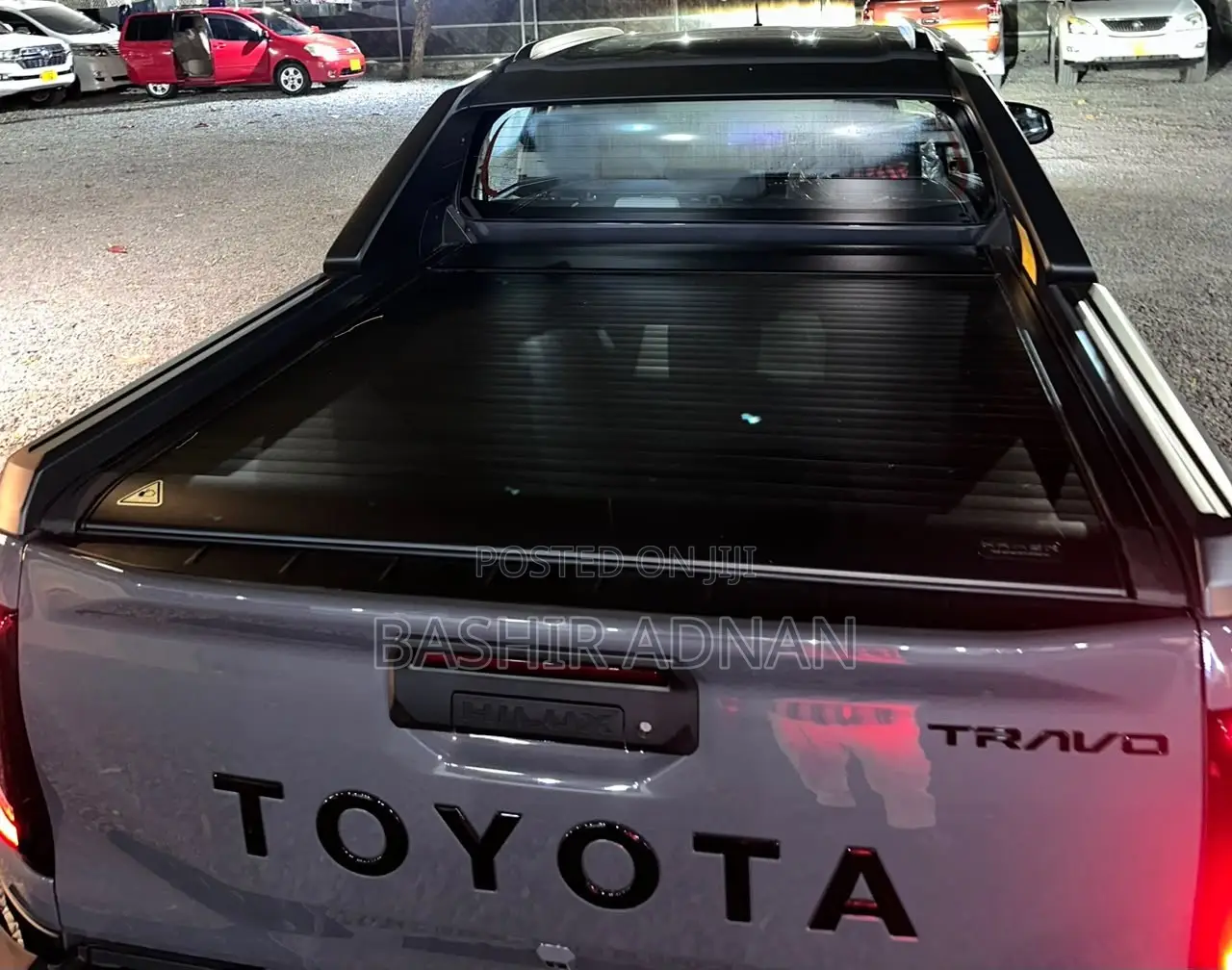New Toyota Hilux 2026 Gray