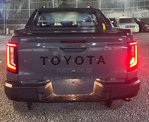New Toyota Hilux 2026 Gray