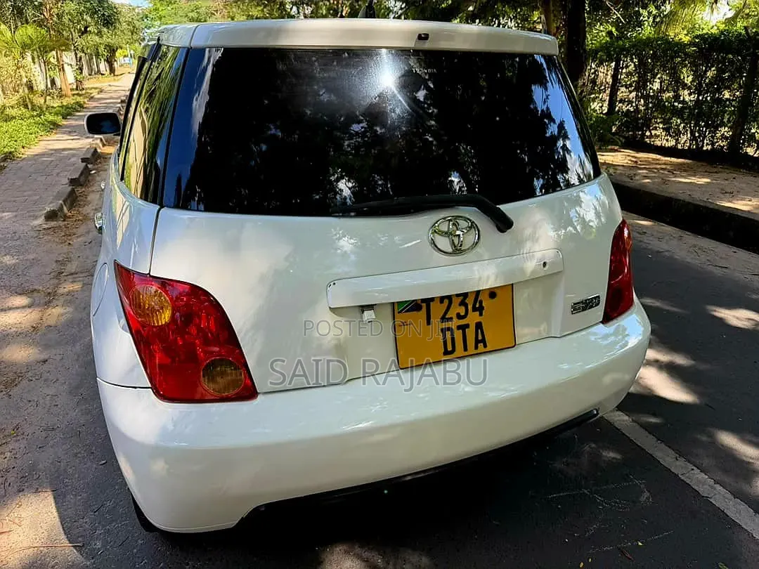 Toyota IST 2007 White