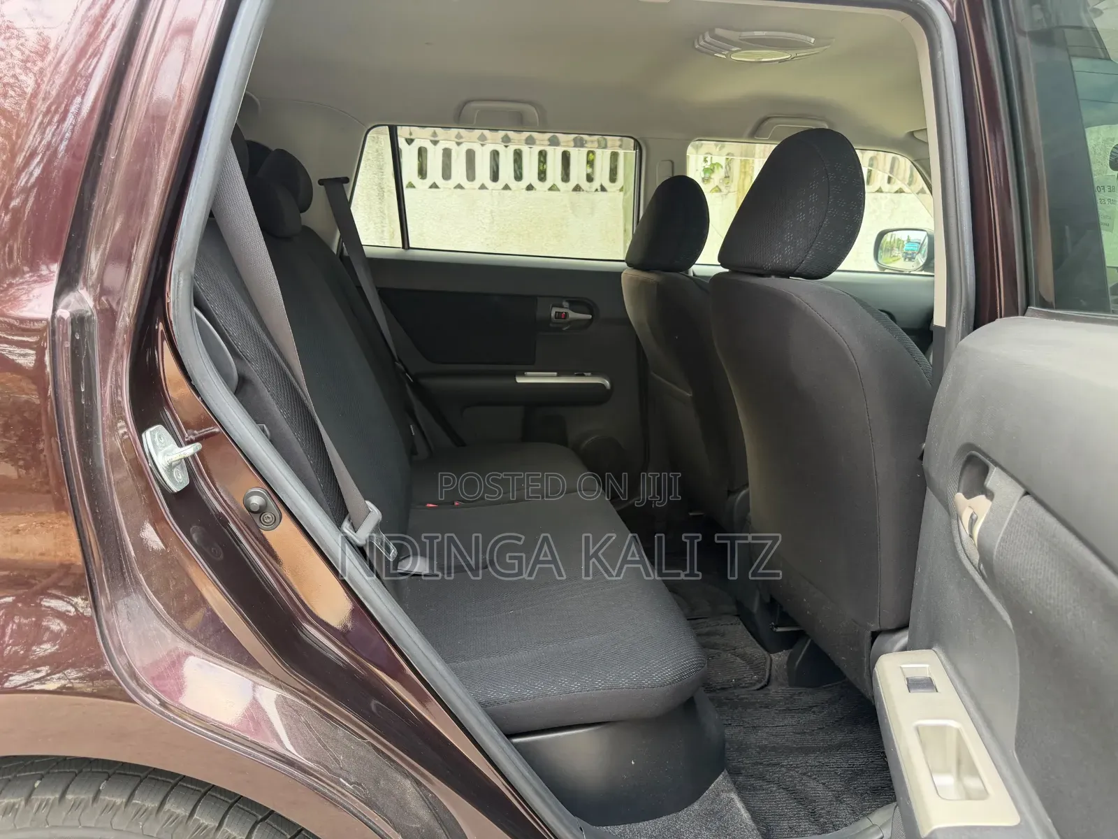 Toyota Rumion 1.5 FWD 2023 Maroon