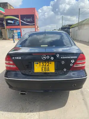 Mercedes-Benz C200 2005 Black