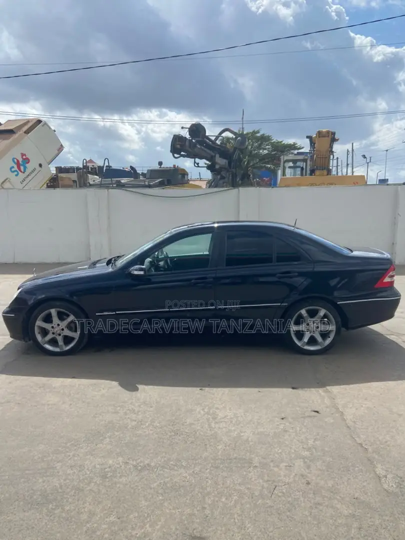 Mercedes-Benz C200 2005 Black