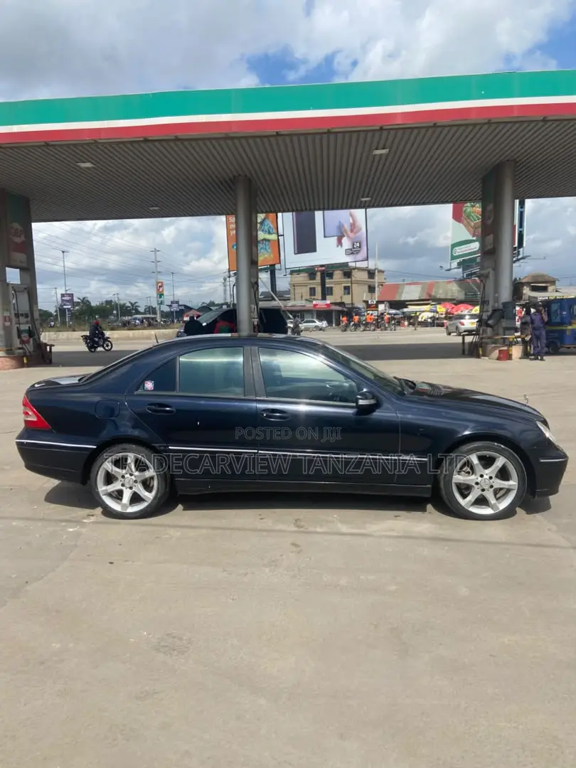 Mercedes-Benz C200 2005 Black