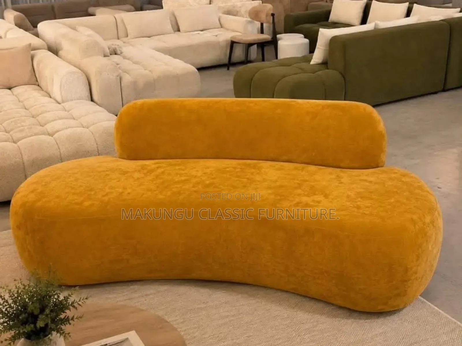 Single Sofa Ya Watu Watatu Ni Modern Kwa Ajili Sebule Ndogo