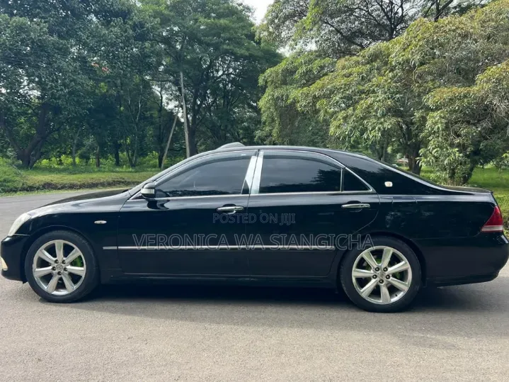 Toyota Crown 2006 Black