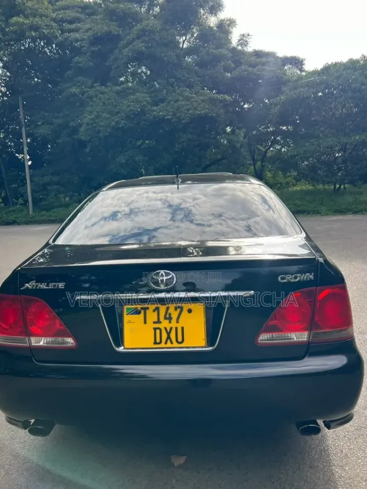 Toyota Crown 2006 Black