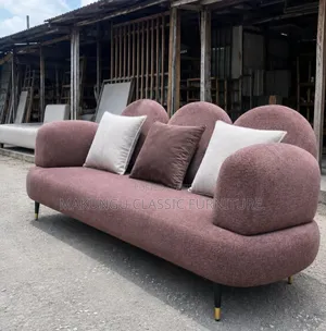 Modern and Quality Sofa La Watu Watatu Muundo Wa Chepe