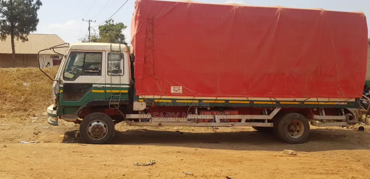 Mitsubishi Fuso 1995 White