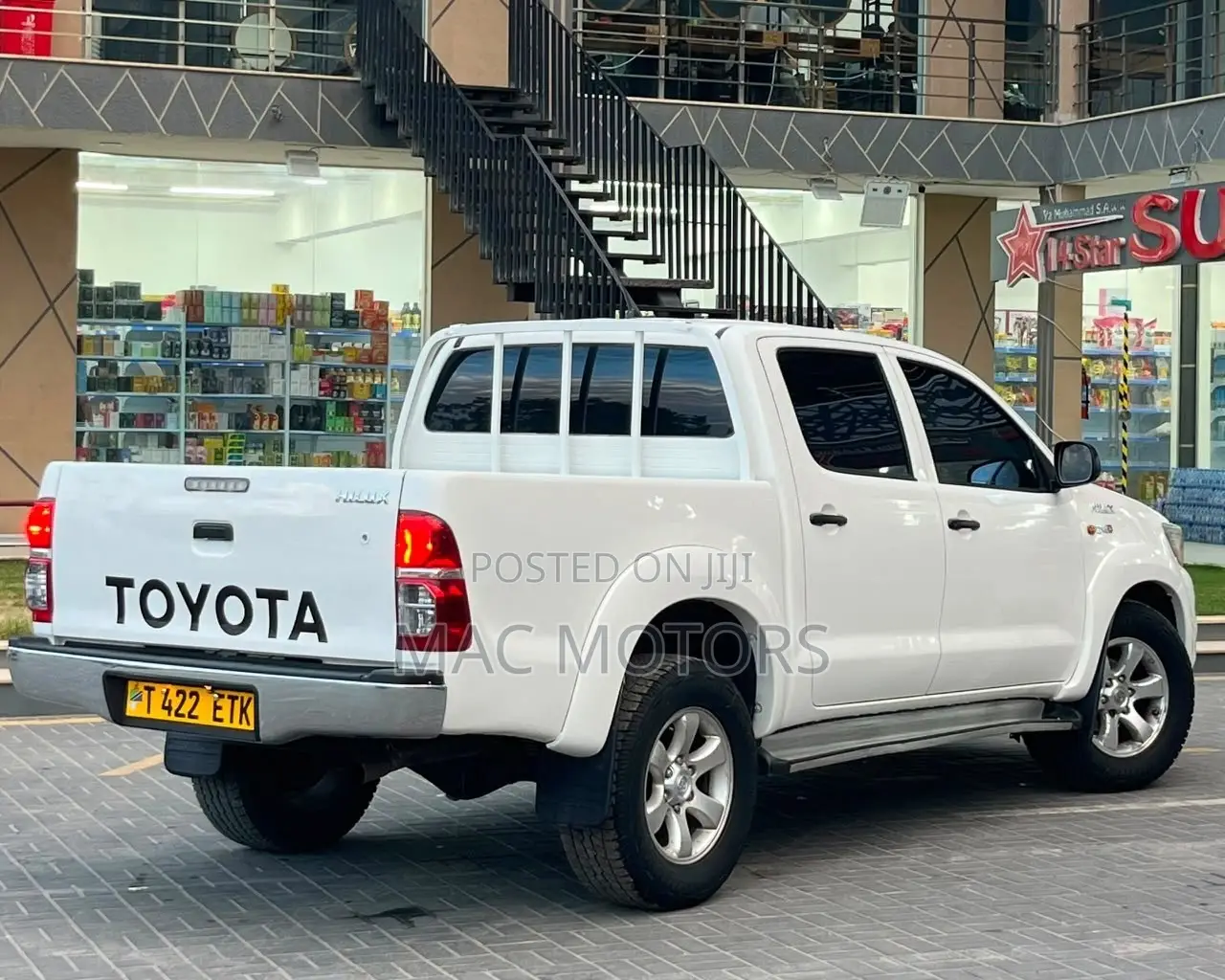 Toyota Hilux 2012 White