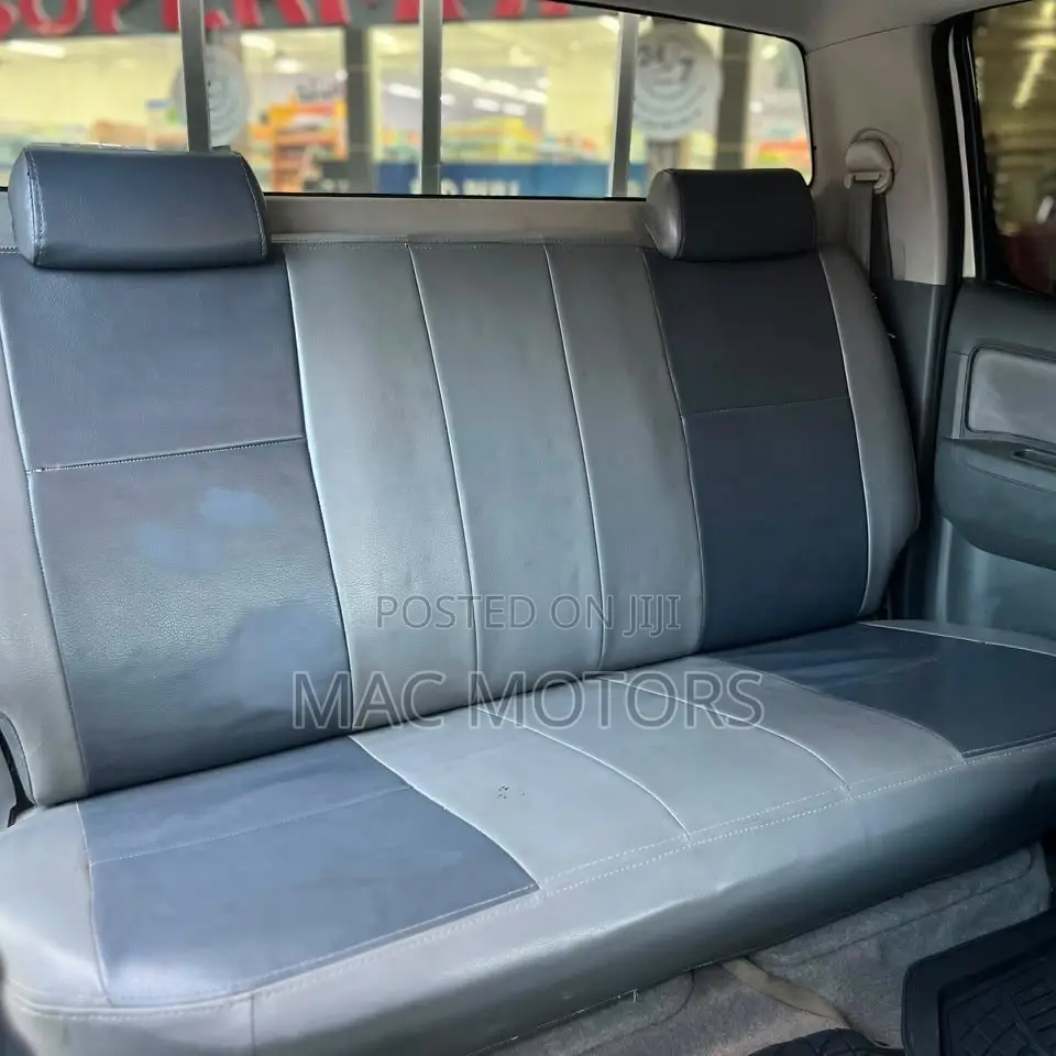Toyota Hilux 2012 White