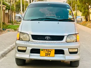 Toyota Noah 2001