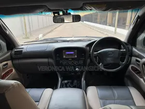 Toyota Land Cruiser Prado 2001 White