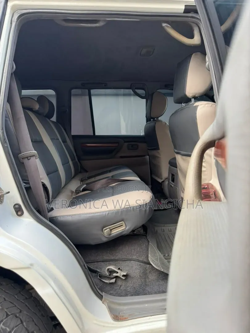 Toyota Land Cruiser Prado 2001 White