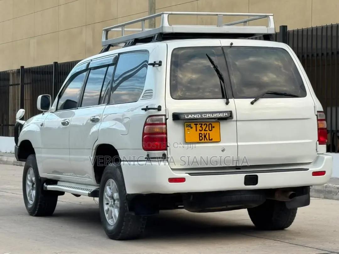 Toyota Land Cruiser Prado 2001 White