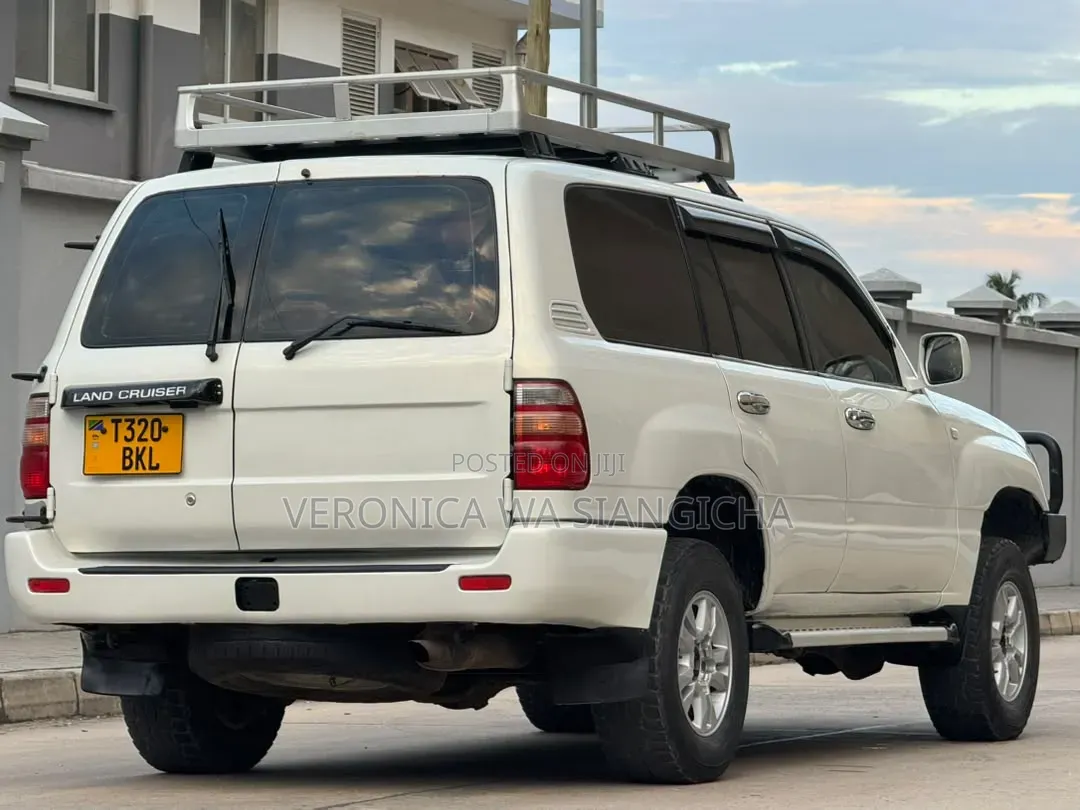 Toyota Land Cruiser Prado 2001 White