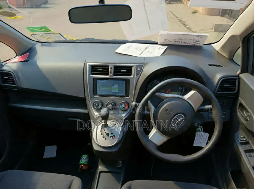 Toyota Ractis 2011 White
