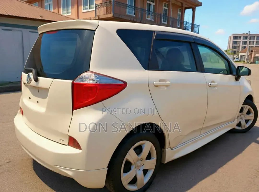 Toyota Ractis 2011 White