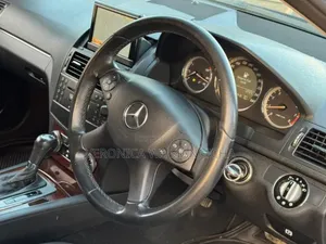Mercedes-Benz C200 2008 Black