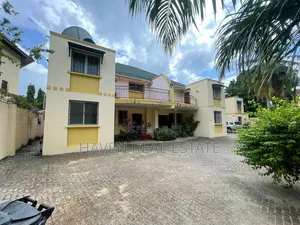 3bdrm Villa in Oyster Bay for sale