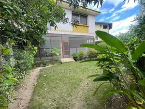 3bdrm Villa in Oyster Bay for sale