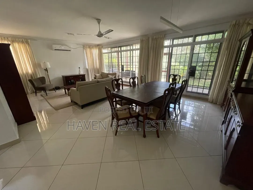 3bdrm Villa in Oyster Bay for sale