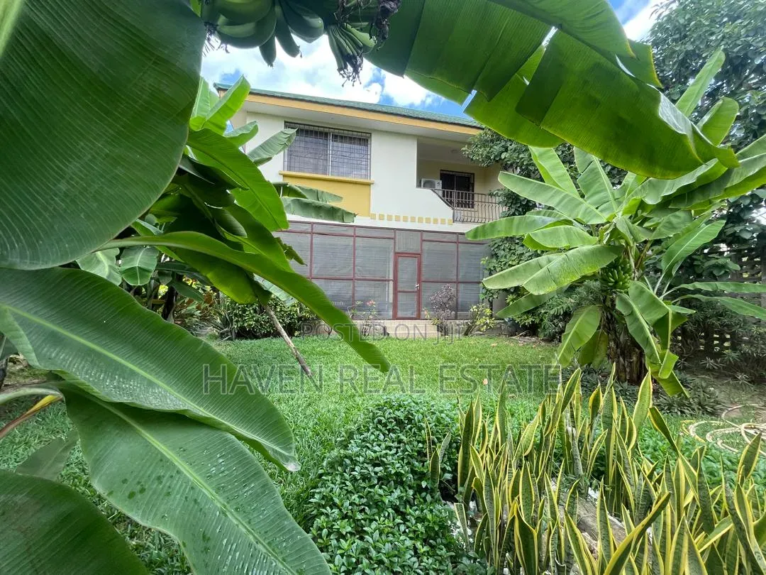 3bdrm Villa in Oyster Bay for sale