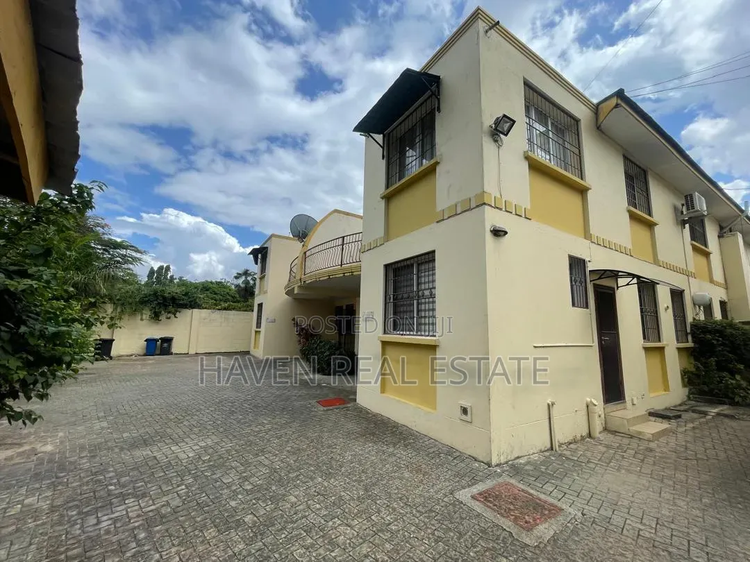 3bdrm Villa in Oyster Bay for sale