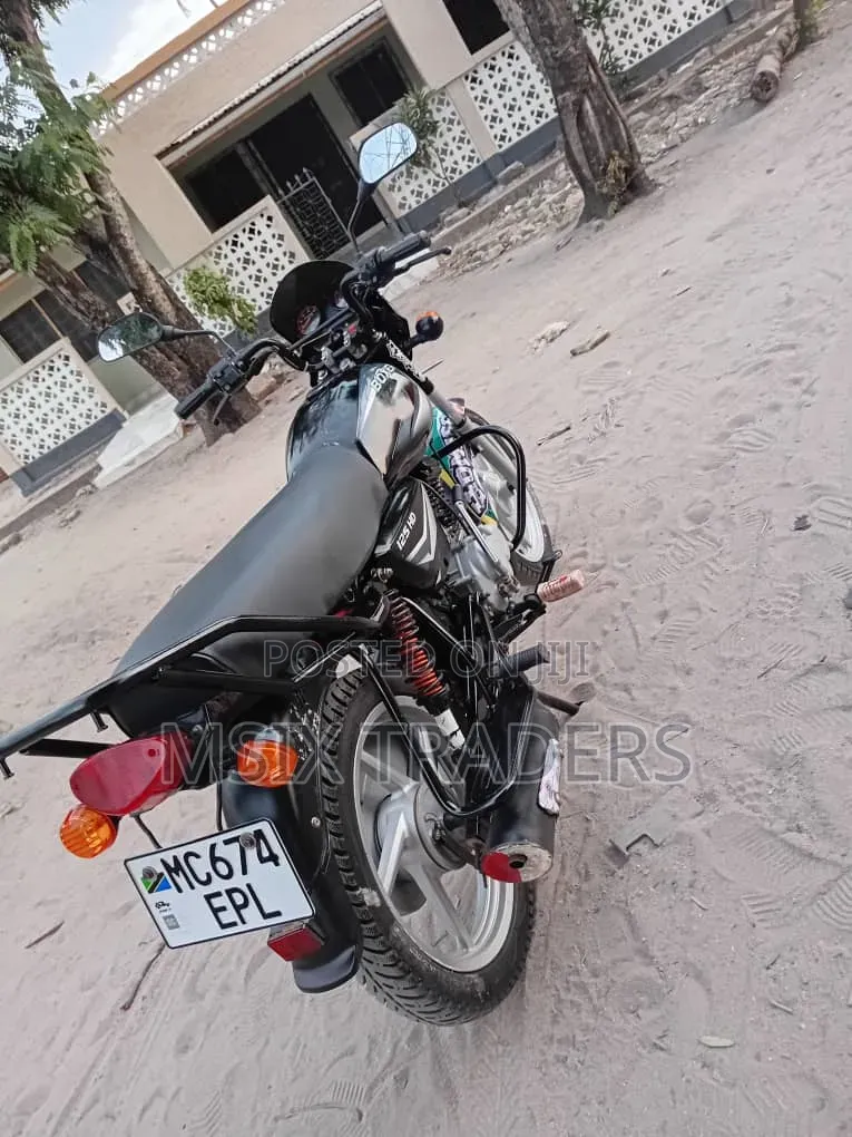 Bajaj Boxer 125 2024 Black