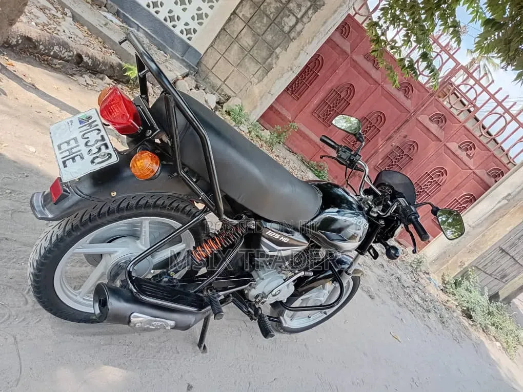 Bajaj Boxer 125 2024 Black