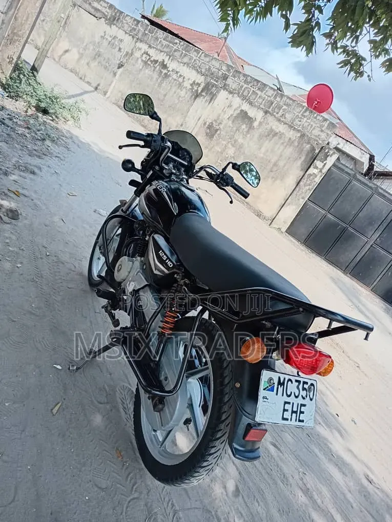 Bajaj Boxer 125 2024 Black