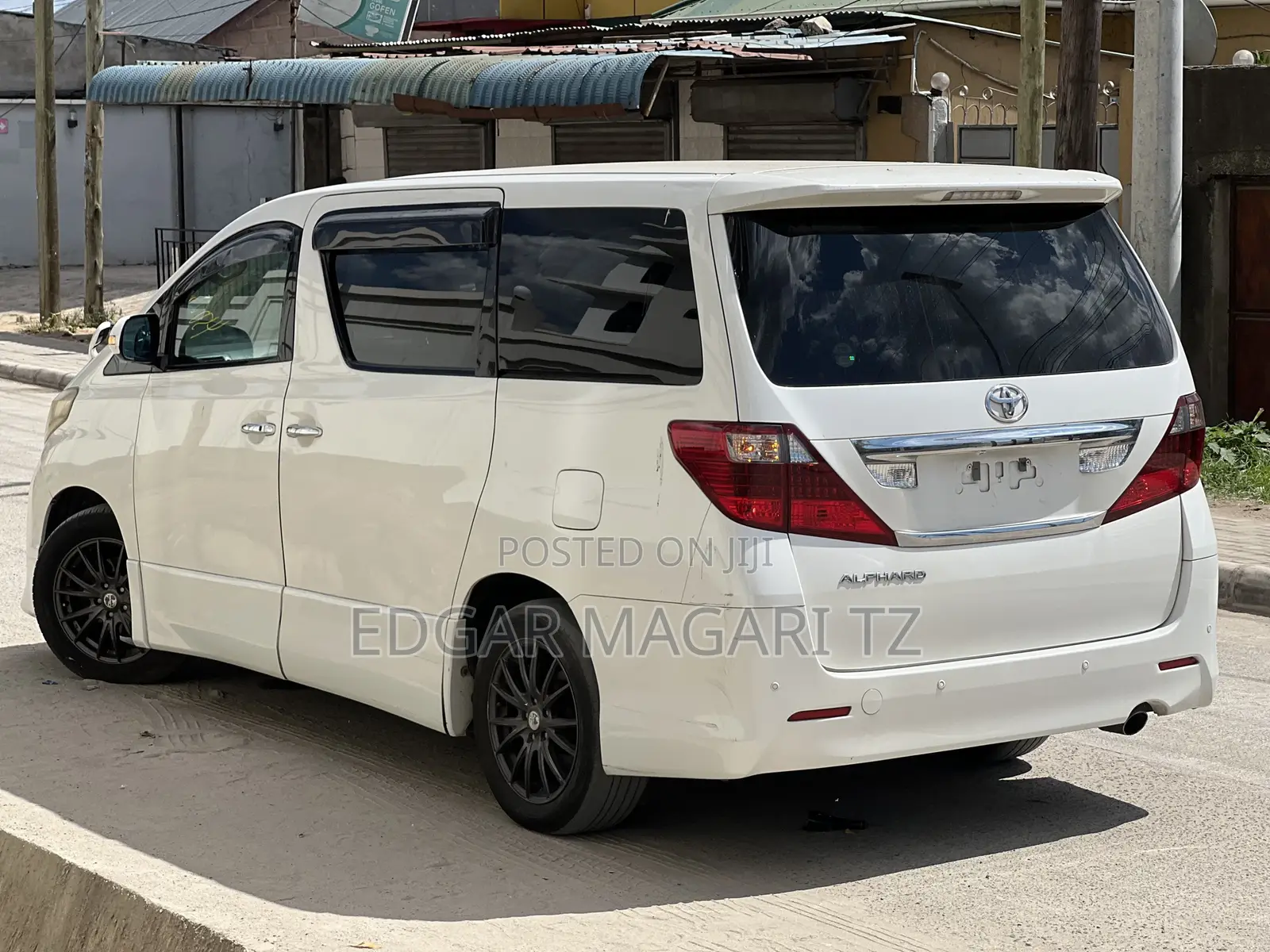 Toyota Alphard 2010 White