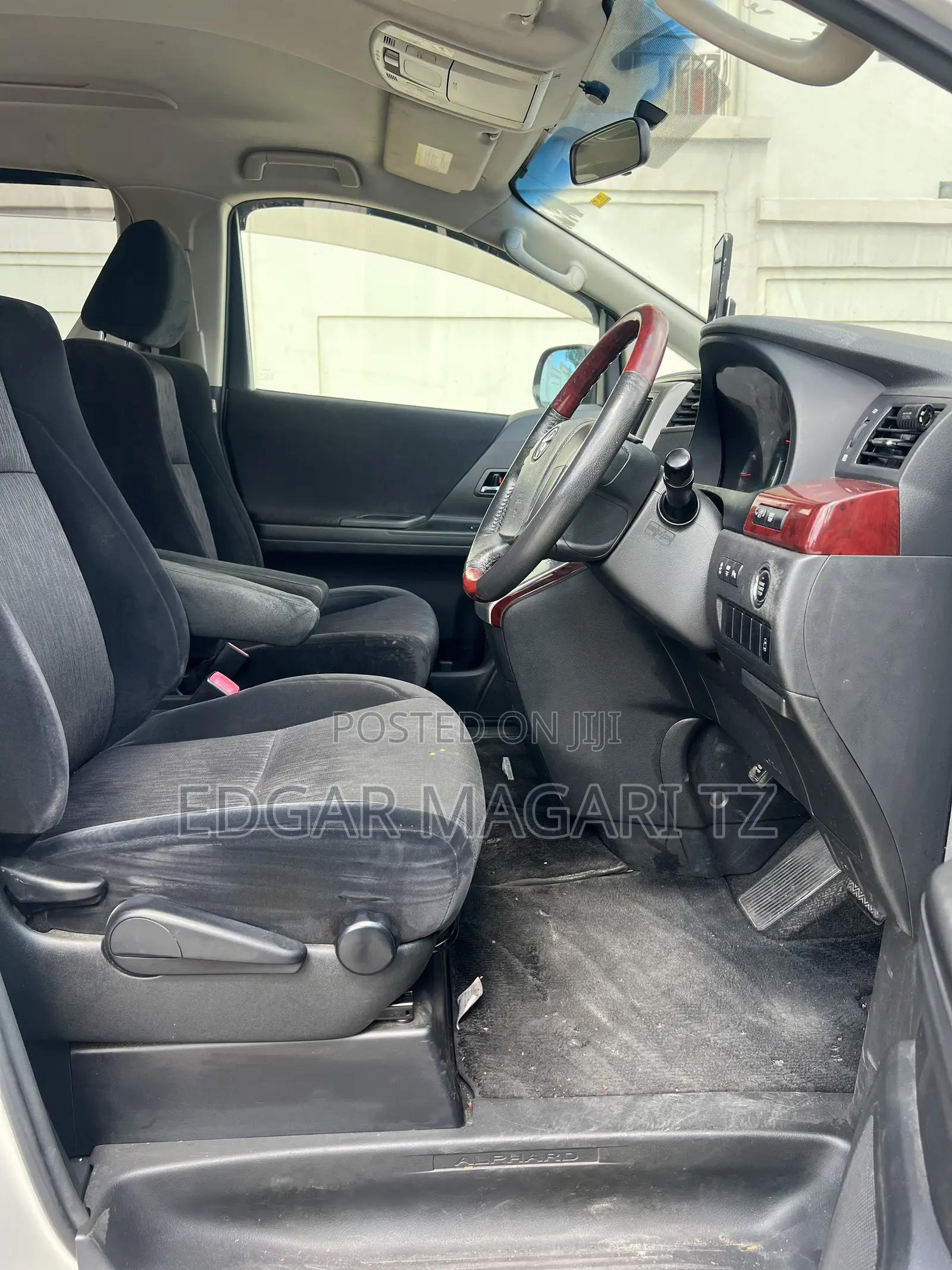 Toyota Alphard 2010 White