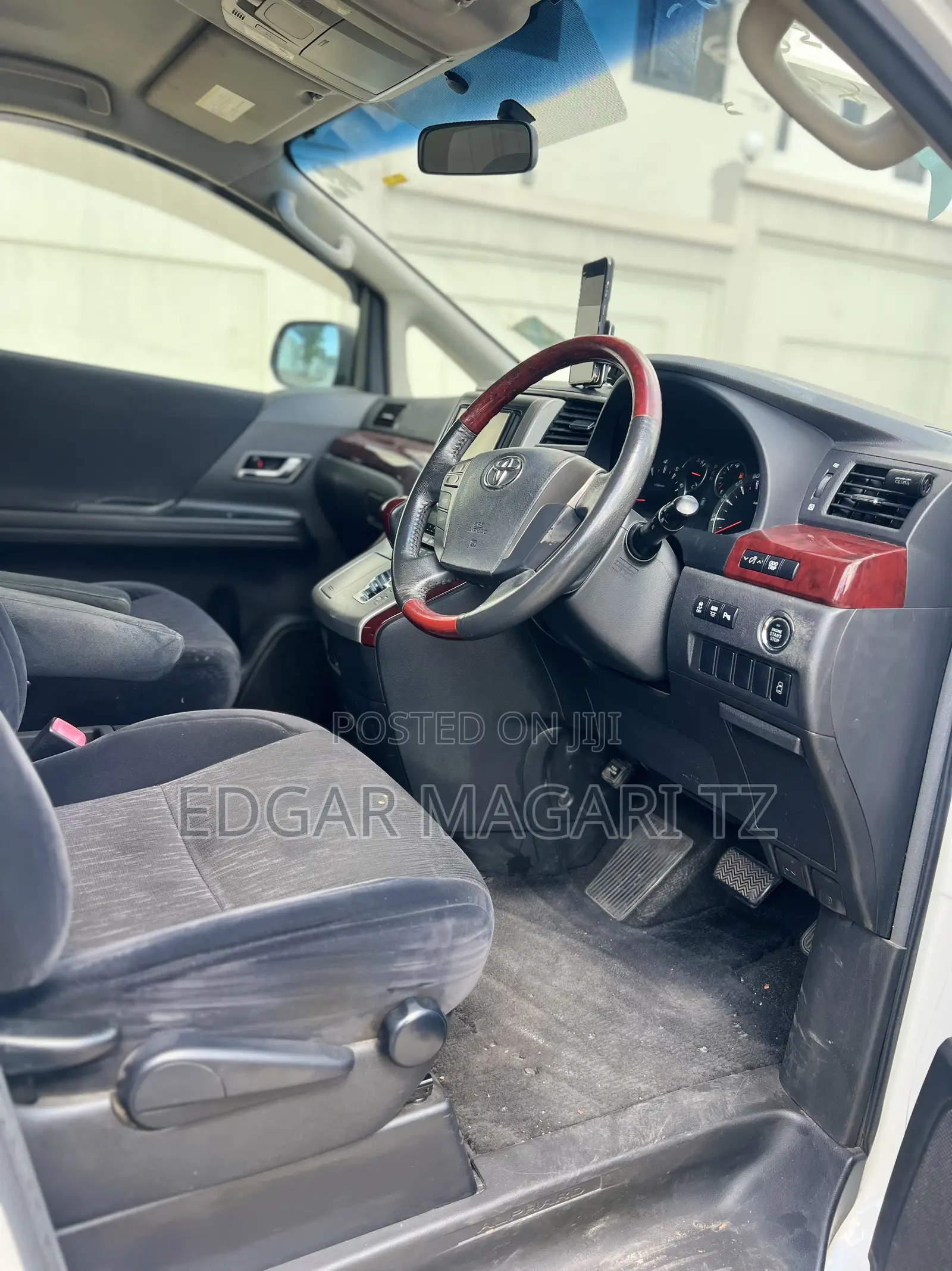 Toyota Alphard 2010 White