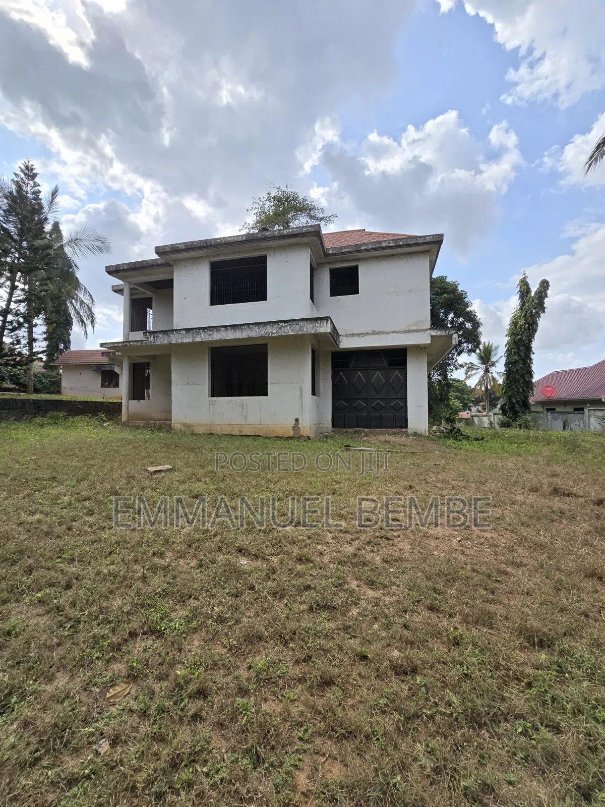 5bdrm House in Goba for sale