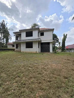 5bdrm House in Goba for sale