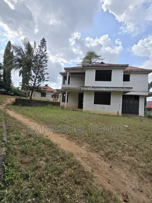 5bdrm House in Goba for sale