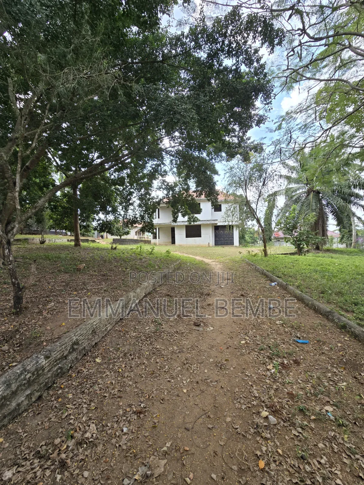 5bdrm House in Goba for sale