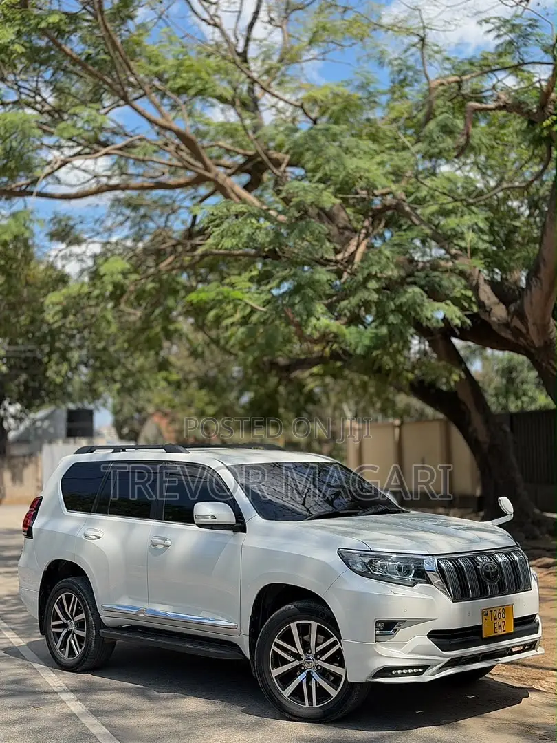 Toyota Land Cruiser Prado 2019 White