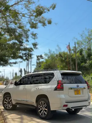 Toyota Land Cruiser Prado 2019 White