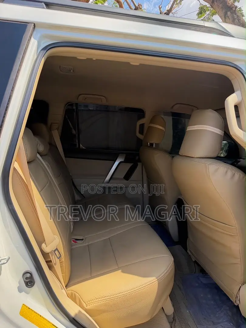 Toyota Land Cruiser Prado 2019 White