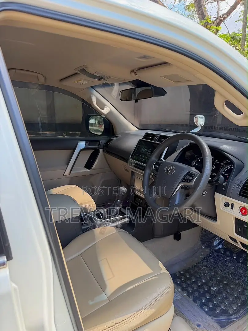 Toyota Land Cruiser Prado 2019 White