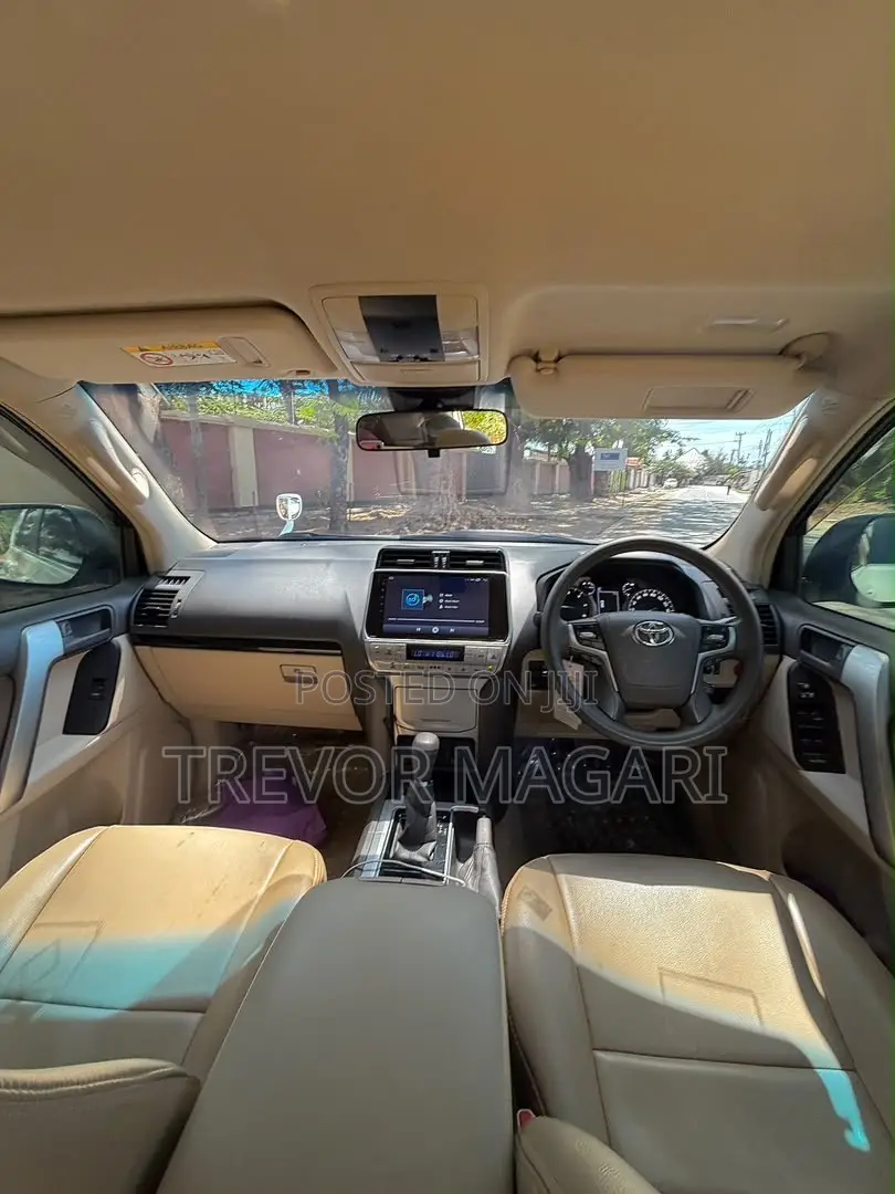Toyota Land Cruiser Prado 2019 White