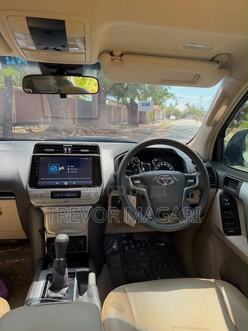 Toyota Land Cruiser Prado 2019 White