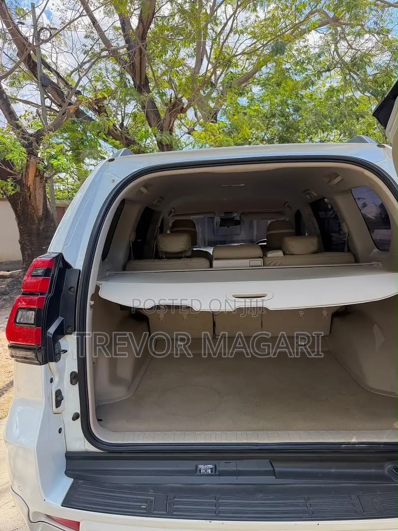 Toyota Land Cruiser Prado 2019 White