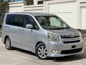 Toyota Noah 2009 White