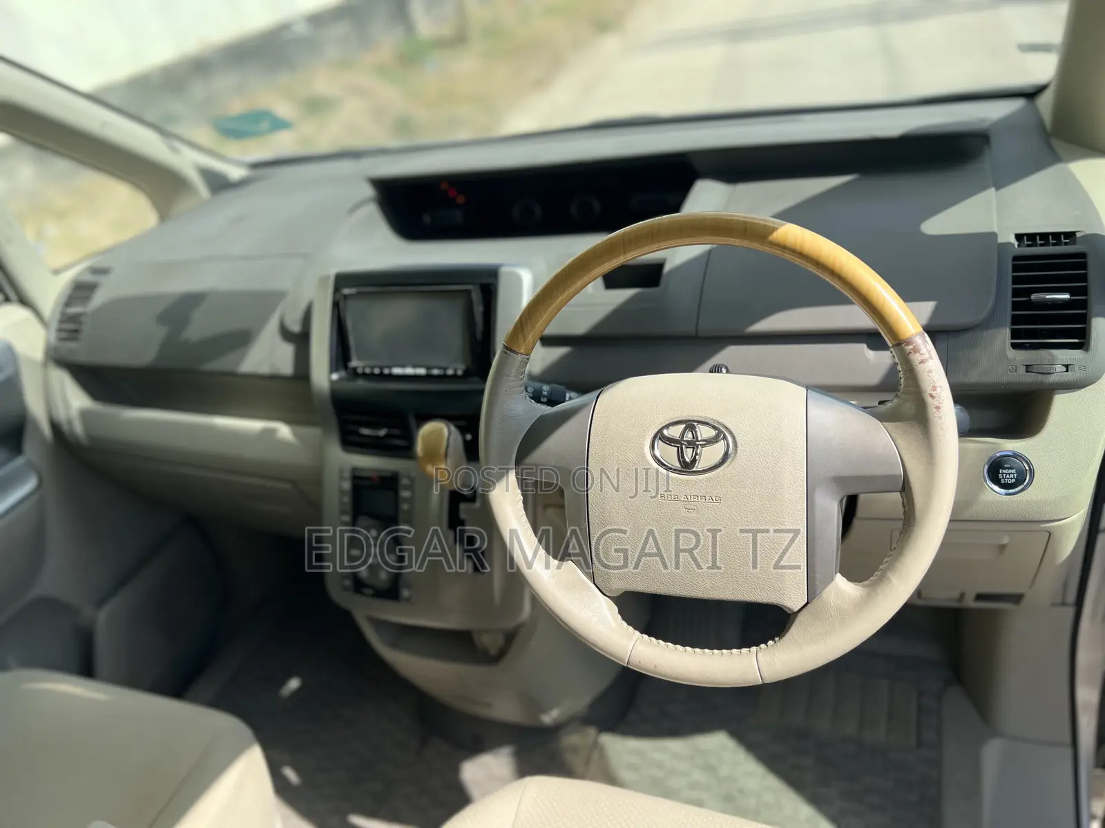 Toyota Noah 2009 White