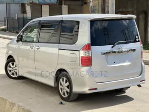 Toyota Noah 2009 White