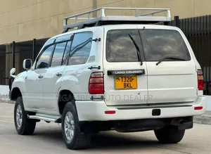 Toyota Land Cruiser 2001 White