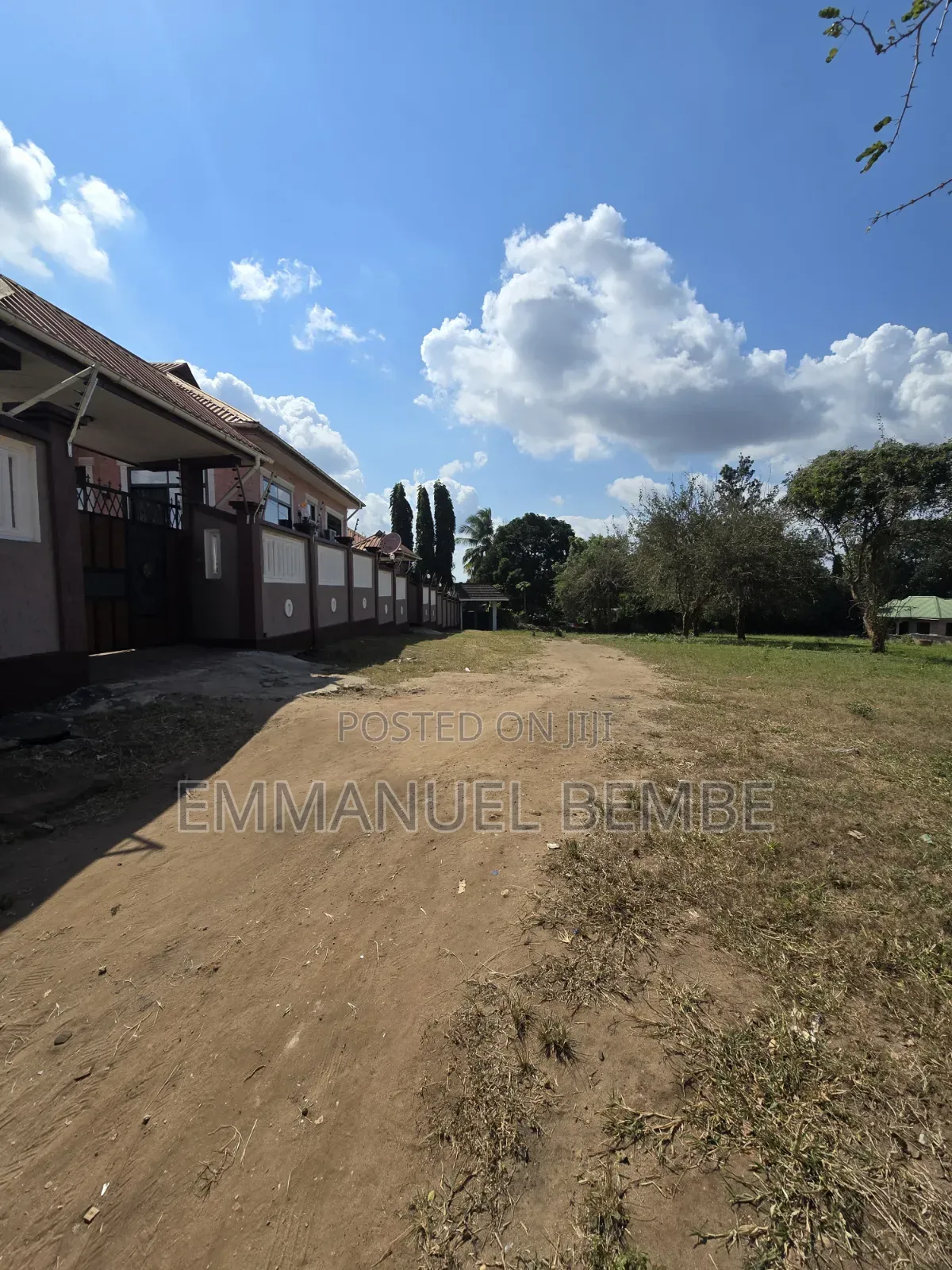 Eneo Zuri Sana SQMT 2715 Linauzwa Mbezi Mwisho Magufuli Bus Teminol